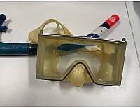 dive mask and snorkel